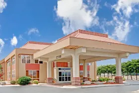 Photograph of Ramada by Wyndham, West Memphis