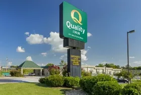 Photograph of Quality Inn, Harrison