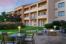 Photograph of Courtyard, Little Rock