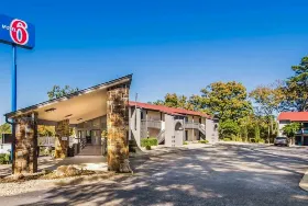 Photograph of Motel 6, Hot Springs