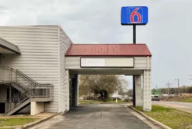 Photograph of Motel 6, Forrest City