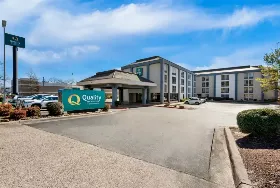 Photograph of Quality Inn, North Little Rock