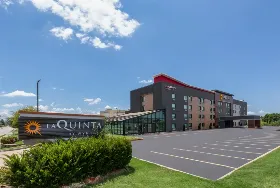 Photograph of La Quinta Inn & Suites, Springdale