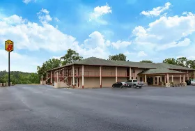 Photograph of Super 8, Malvern