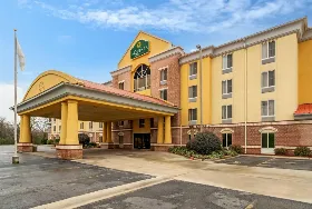 Photograph of La Quinta Inn & Suites, Hot Springs