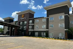 Photograph of La Quinta Inn & Suites, Fayetteville