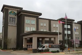Photograph of La Quinta Inn & Suites, Little Rock