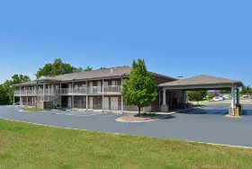Photograph of Americas Best Value Inn, Bryant