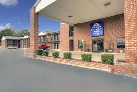 Photograph of Americas Best Value Inn, Maumelle