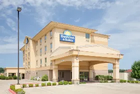 Photograph of Days Inn, Russellville