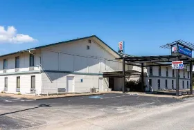 Photograph of Motel 6, Arkadelphia