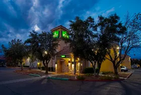 Photograph of HomeTowne Studios, Phoenix