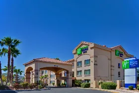 Photograph of Holiday Inn Express, Tucson