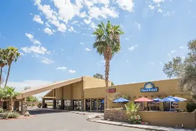 Photograph of Days Hotel by Wyndham Peoria Glendale Area, Peoria