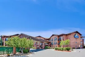 Photograph of Days Inn, Page
