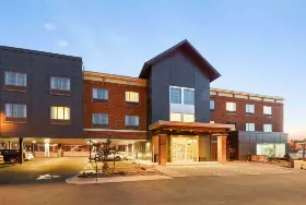 Photograph of Country Inn & Suites, Flagstaff