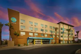 Photograph of Tru By Hilton, Goodyear