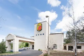 Photograph of Super 8, Show Low