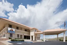 Photograph of Travelodge, Globe