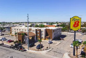 Photograph of Super 8, Yuma