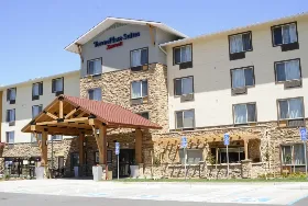 Photograph of TownePlace Suites, Redding