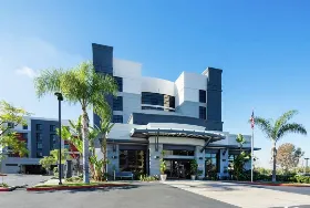 Photograph of Hilton Garden Inn, Lake Forest