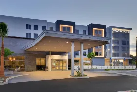 Photograph of Hampton Inn, Lake Forest