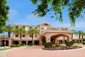 Photograph of Embassy Suites By Hilton    La Quinta Hotel & Spa, La Quinta