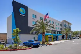 Photograph of Tru by Hilton, Lathrop