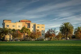 Photograph of Hampton Inn, Suisun City