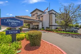 Photograph of Hampton Inn, Hayward