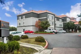 Photograph of La Quinta Inn & Suites, Visalia