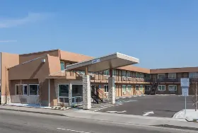 Photograph of Days Inn, Fresno