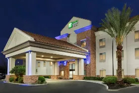 Photograph of Holiday Inn Express, Merced