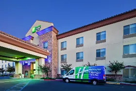 Photograph of Holiday Inn Express, Clovis