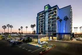 Photograph of Holiday Inn Express, Santa Ana