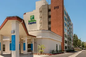 Photograph of Holiday Inn Express, Fullerton