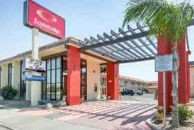 Photograph of Econo Lodge Bakersfield,