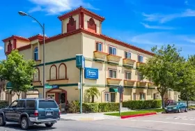 Photograph of Rodeway Inn, Pasadena