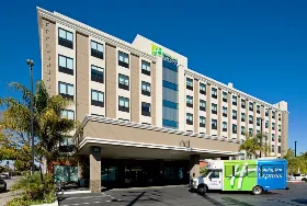 Photograph of Holiday Inn Express, Los Angeles