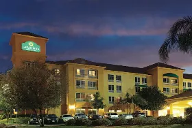 Photograph of La Quinta Inn & Suites, Stevenson Ranch