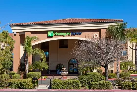 Photograph of Holiday Inn Express, Temecula