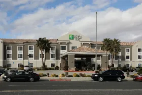 Photograph of Holiday Inn Express, Hesperia