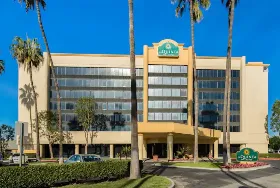 Photograph of La Quinta Inn & Suites, La Palma
