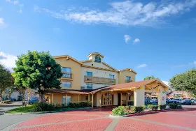 Photograph of La Quinta Inn & Suites, Irvine