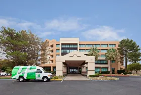 Photograph of Holiday Inn Palmdale-Lancaster, Palmdale