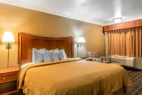 Photograph of Quality Inn, Lake Elsinore