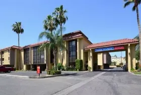 Photograph of Rodeway Inn, Bakersfield