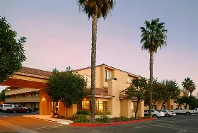 Photograph of Holiday Inn Express, Simi Valley
