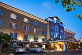 Photograph of Holiday Inn Express, San Diego